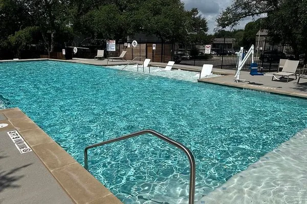 $800 | 7201 Wood Hollow Drive, Unit 322, Austin, TX 78731