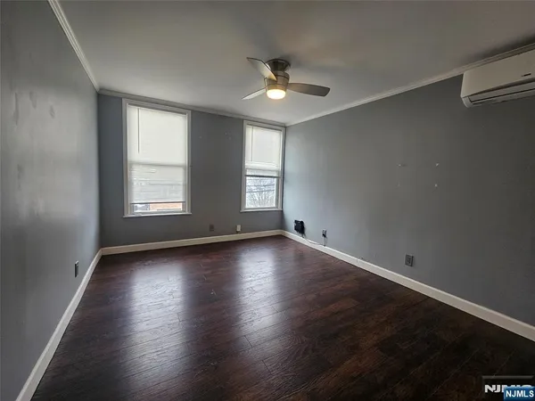 $1,600 | 108-110 Cross Street, Unit 2M, Harrison, NJ 07029