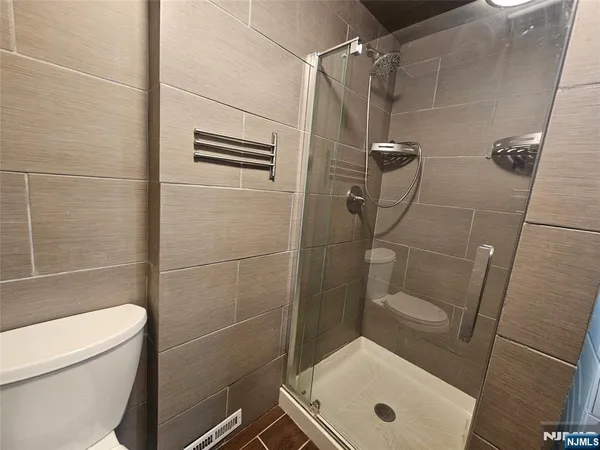 $1,600 | 108-110 Cross Street, Unit 2M, Harrison, NJ 07029