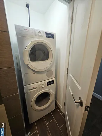 $1,600 | 108-110 Cross Street, Unit 2M, Harrison, NJ 07029