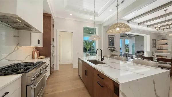 $4,649,900 | 558 Venice Lane, Sarasota, FL 34242