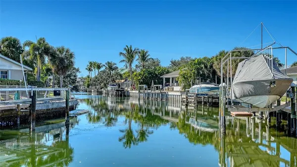 $4,649,900 | 558 Venice Lane, Sarasota, FL 34242
