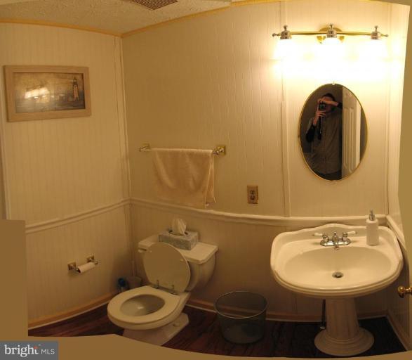 23 Hyacinth Road Parkville, MD 21234 - Photo 8 of 12 Half Bath 1