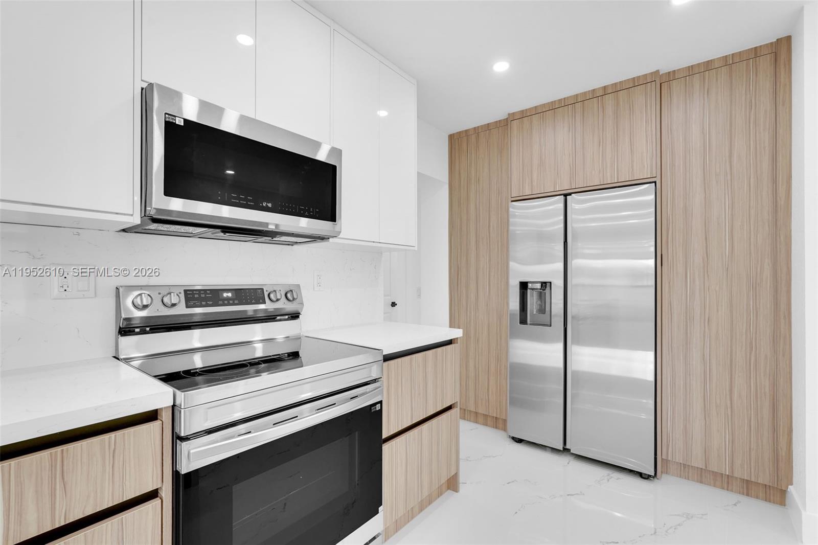 695 West 73rd Place Hialeah, FL 33014 - Photo 16 of 43