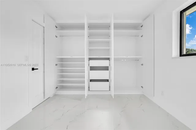 $899,900 | 695 West 73rd Place, Hialeah, FL 33014