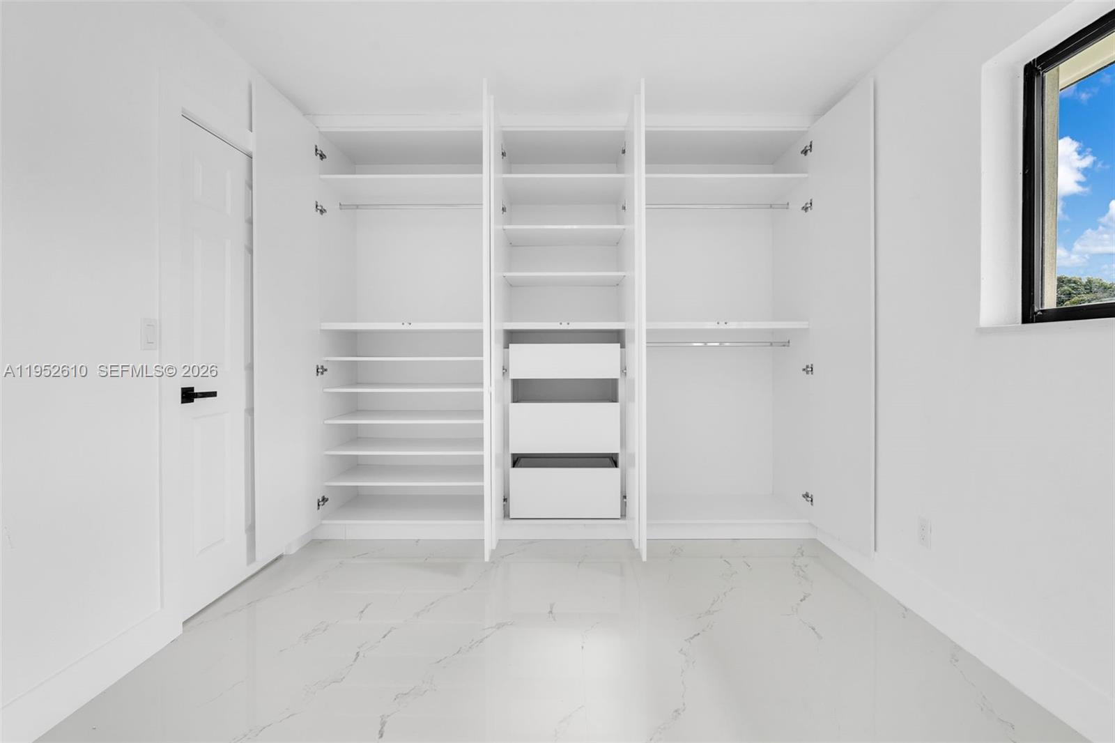 695 West 73rd Place Hialeah, FL 33014 - Photo 26 of 43