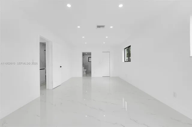 $899,900 | 695 West 73rd Place, Hialeah, FL 33014