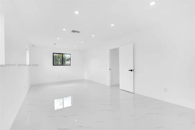 $899,900 | 695 West 73rd Place, Hialeah, FL 33014