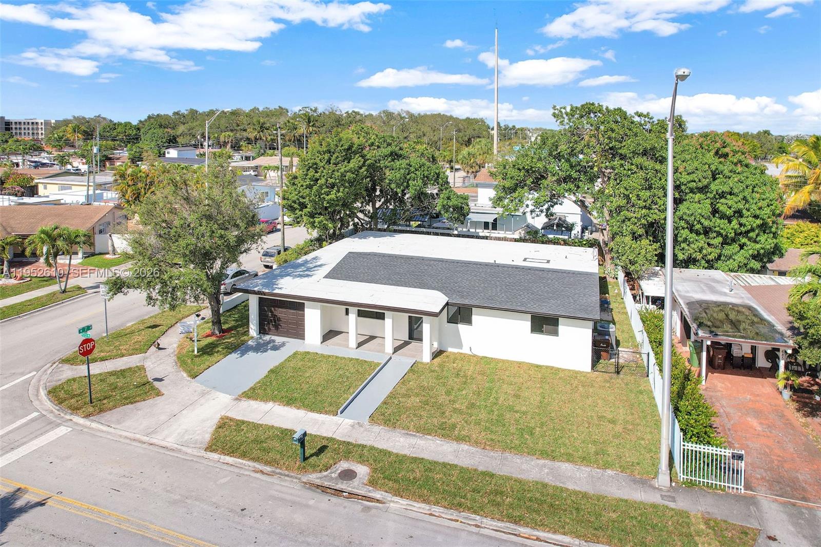 695 West 73rd Place Hialeah, FL 33014 - Photo 3 of 43