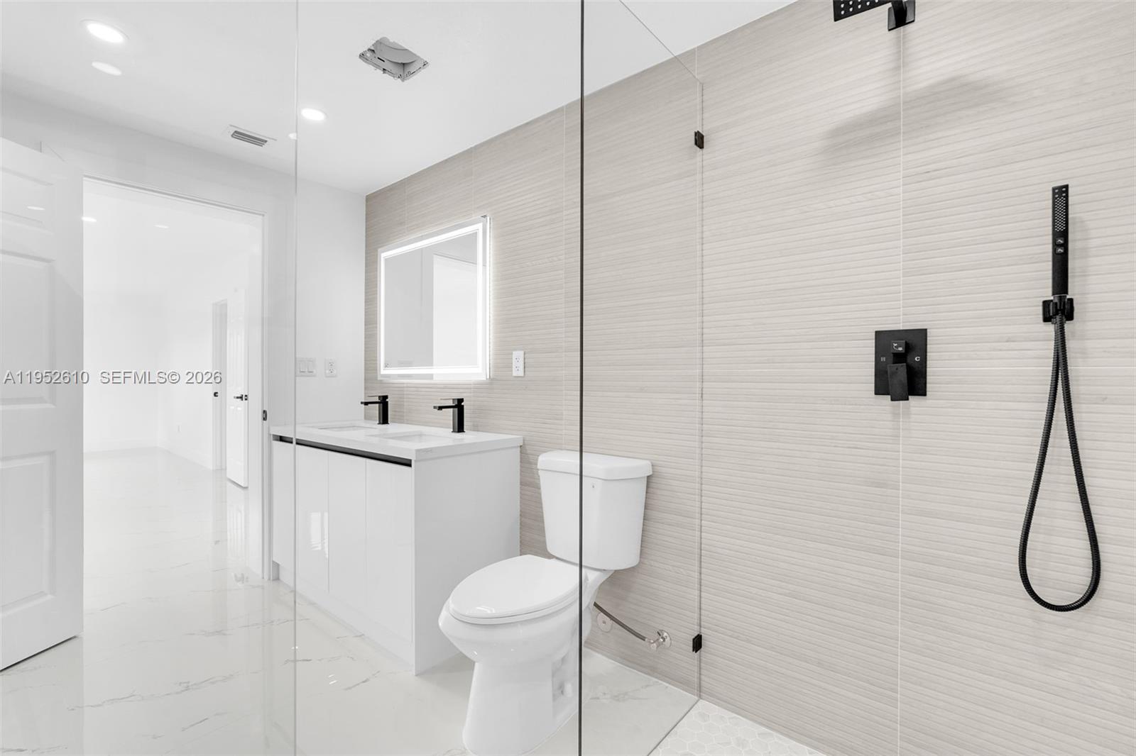 695 West 73rd Place Hialeah, FL 33014 - Photo 34 of 43