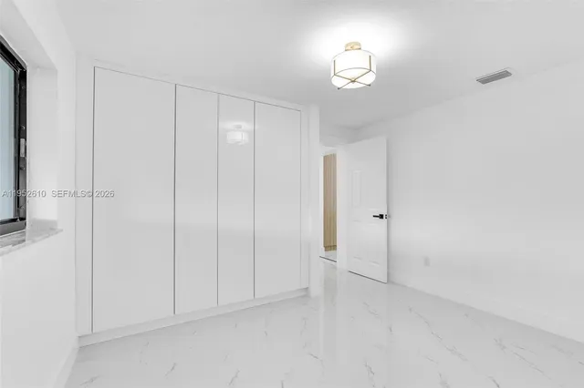 $899,900 | 695 West 73rd Place, Hialeah, FL 33014