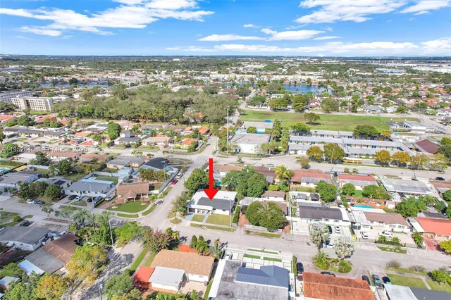 $899,900 | 695 West 73rd Place, Hialeah, FL 33014