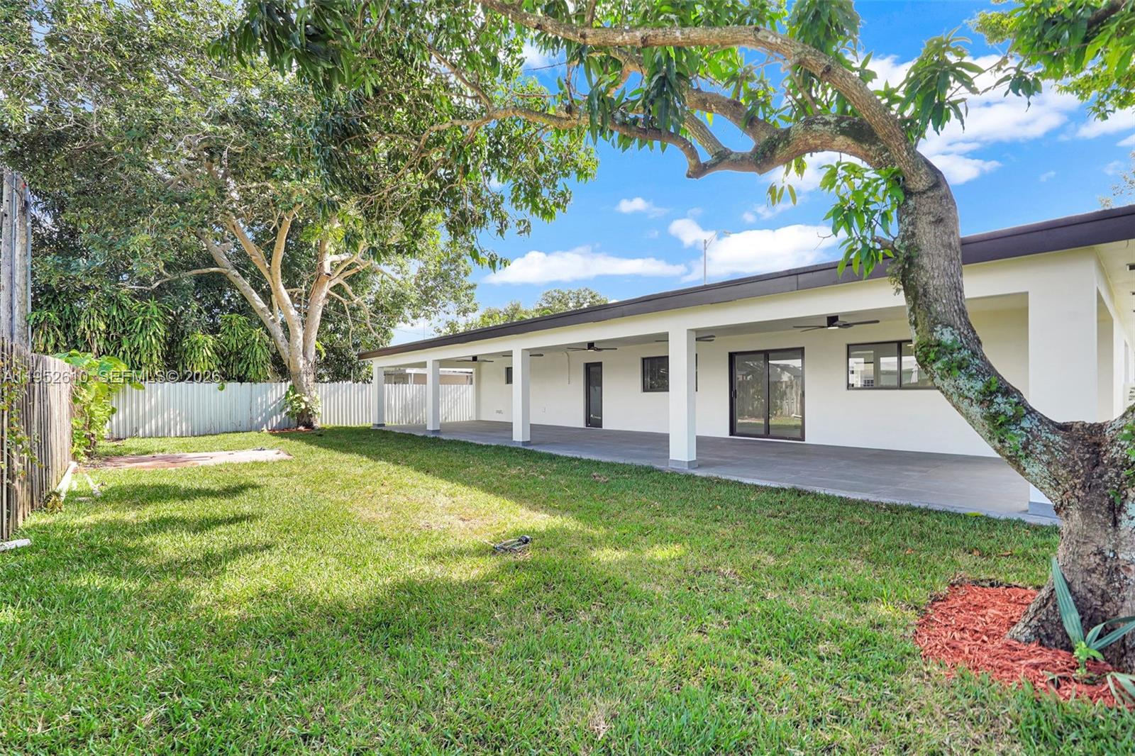 695 West 73rd Place Hialeah, FL 33014 - Photo 41 of 43