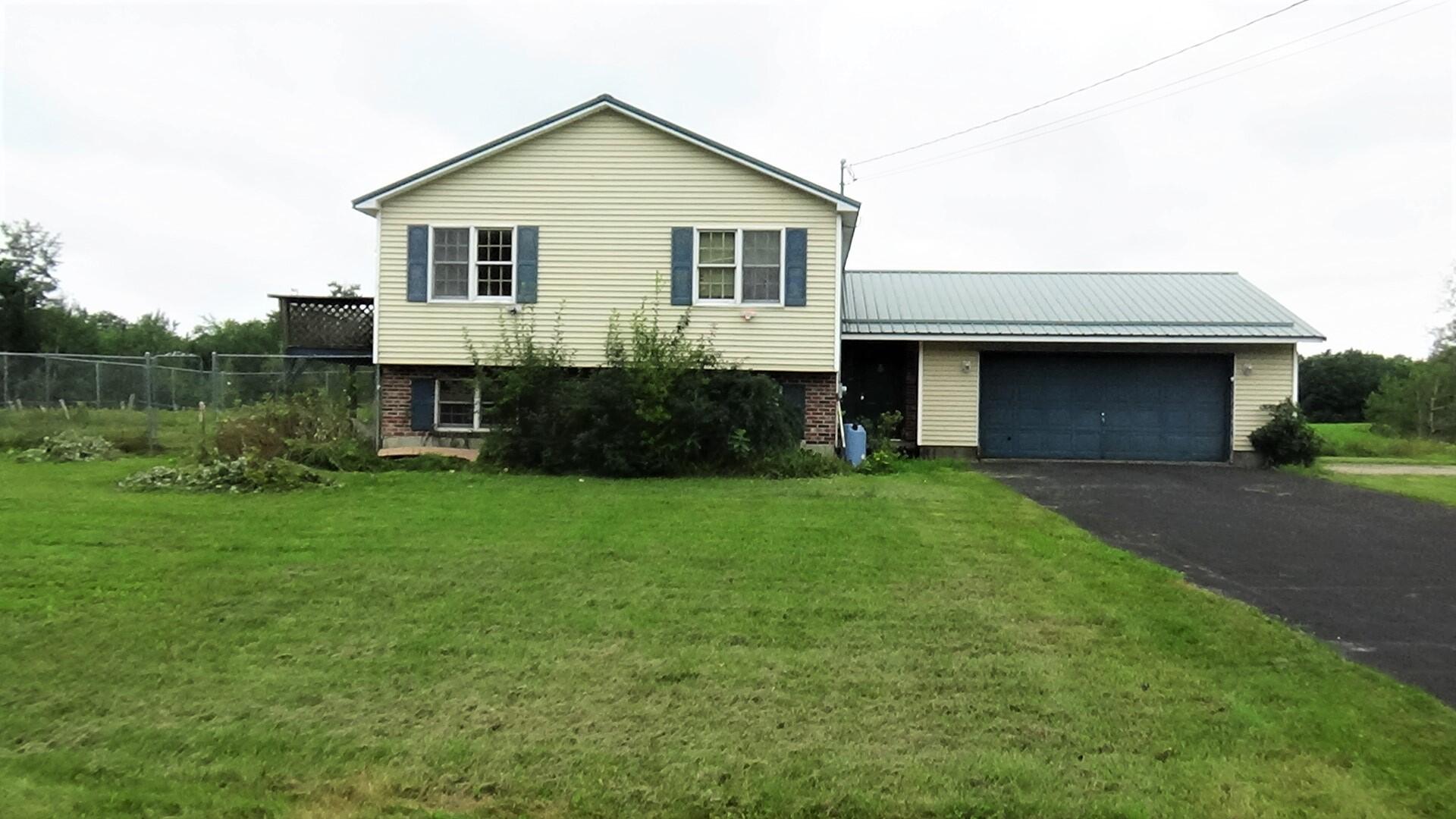 862 Bellsqueeze Road Clinton, ME 04927 - Photo 1 of 31 House 1a