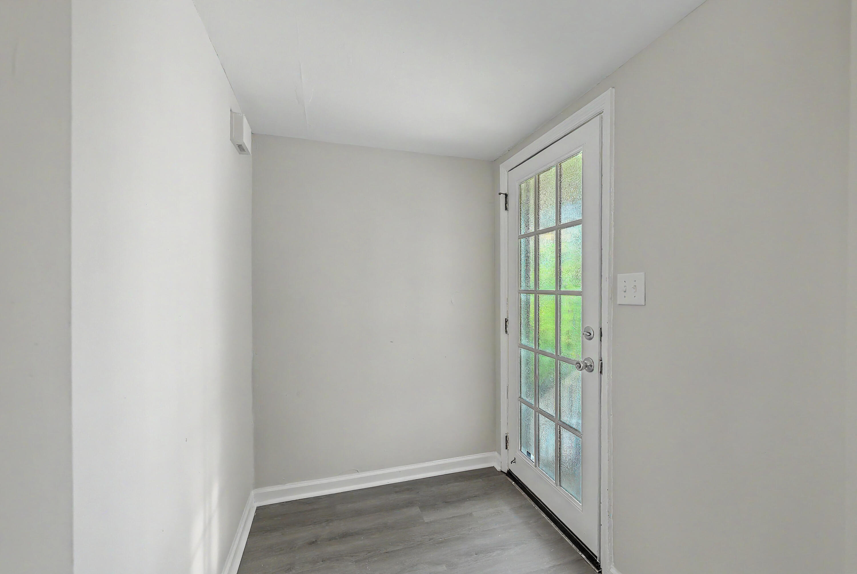 119 Drake Street, Unit D Charleston, SC 29403 - Photo 4 of 21 Foyer