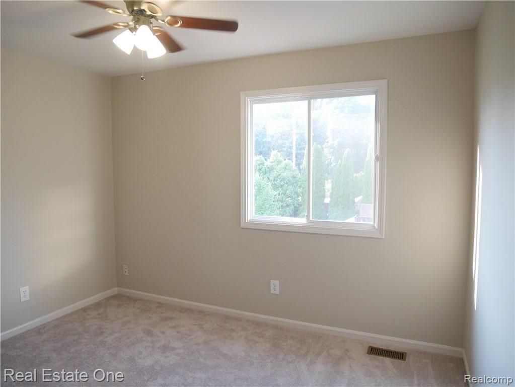 2592 Brilliance Rochester Hills, MI 48309 - Photo 17 of 28