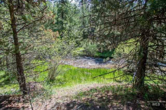 $422,875 | 36 Clear Creek Road, Cascade, ID 83611