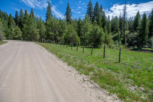 $422,875 | 36 Clear Creek Road, Cascade, ID 83611