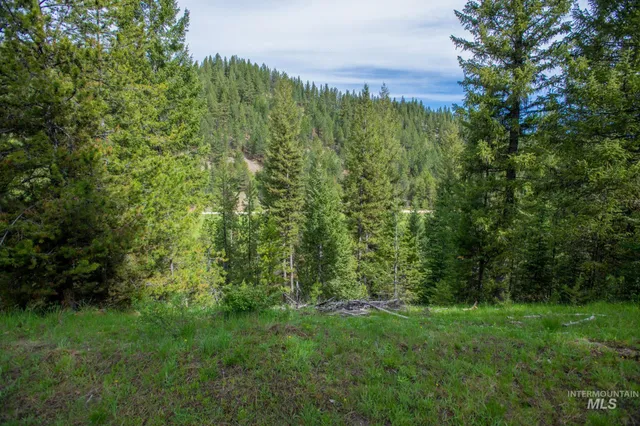 $422,875 | 36 Clear Creek Road, Cascade, ID 83611