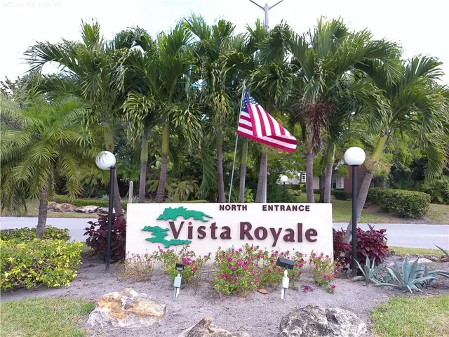 $1,200 | 74 Royal Oak Court, Unit 204, Vero Beach, FL 32962