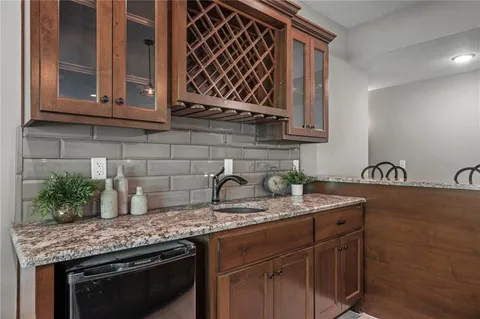 $600,000 | 21544 West 176th Terrace, Olathe, KS 66062
