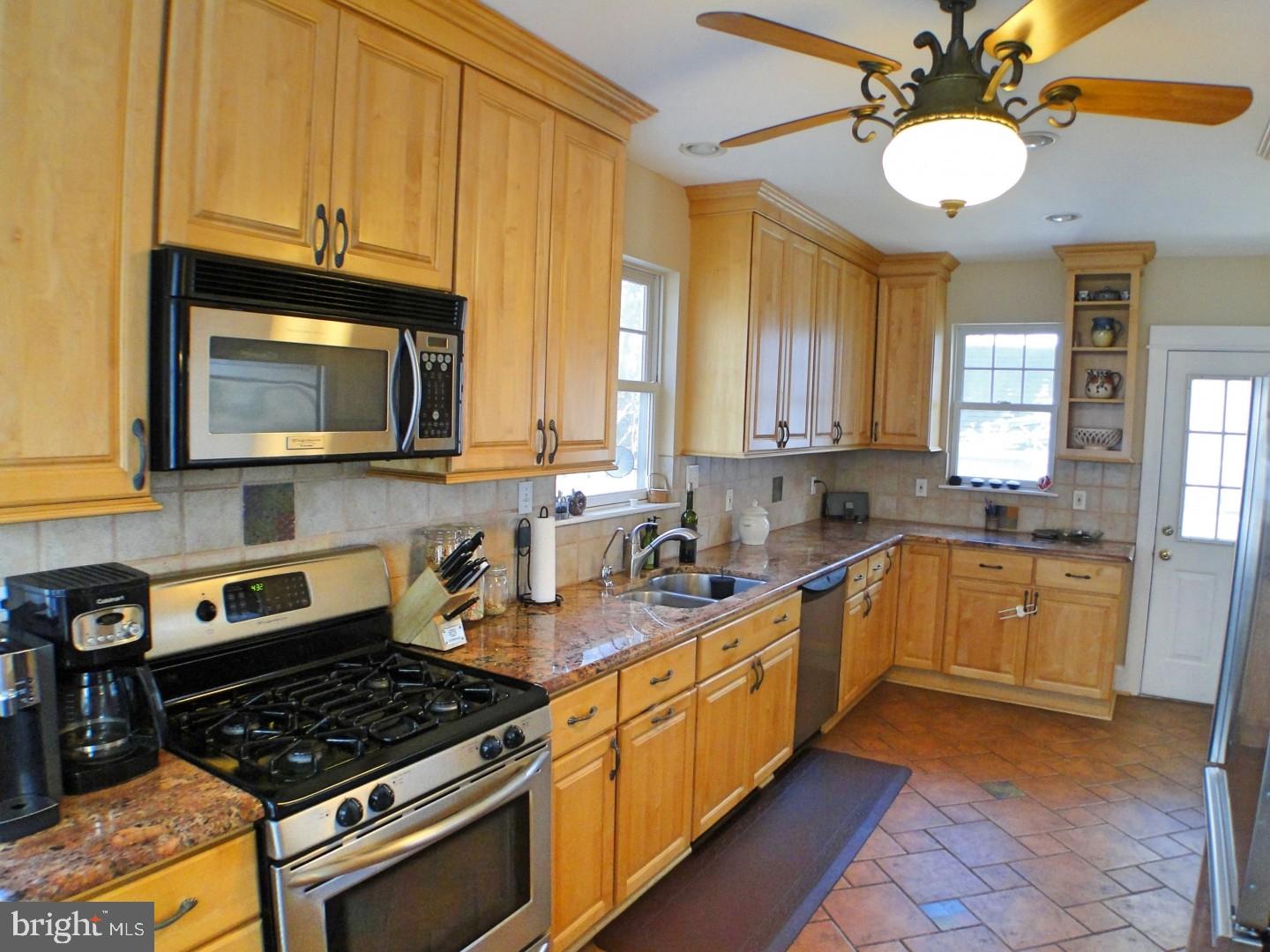 803 East Darby Road Havertown, PA 19083 - Photo 9 of 19 Gallery Image 9