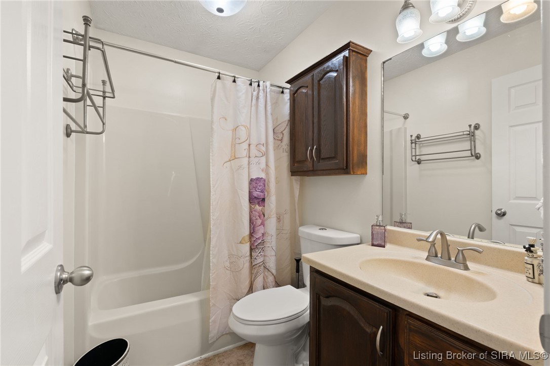 9404 Hunters Ridge Drive Georgetown, IN 47122 - Photo 27 of 48