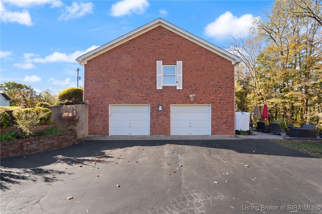 9404 Hunters Ridge Drive Georgetown, IN 47122 - Photo 45 of 48