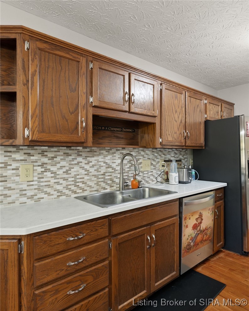 9404 Hunters Ridge Drive Georgetown, IN 47122 - Photo 8 of 48 Gallery Image 8