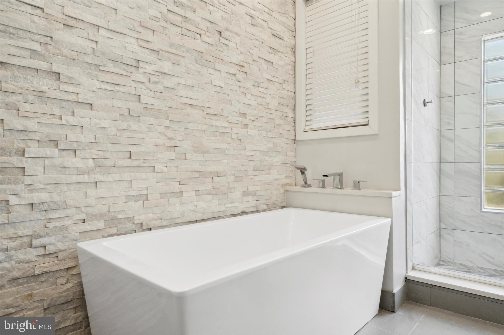 2031 Pemberton Street Philadelphia, PA 19146 - Photo 22 of 27