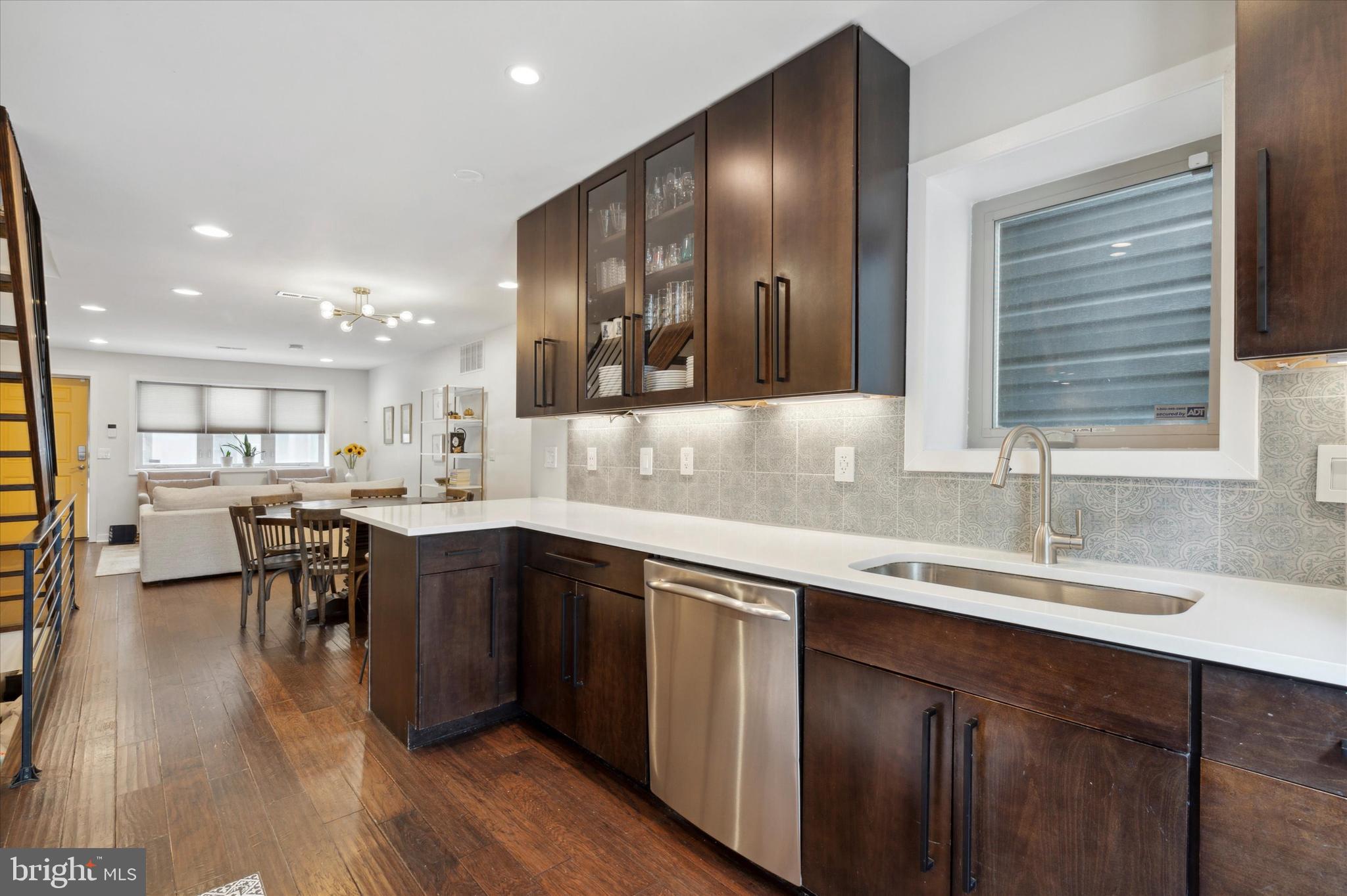 2031 Pemberton Street Philadelphia, PA 19146 - Photo 6 of 27