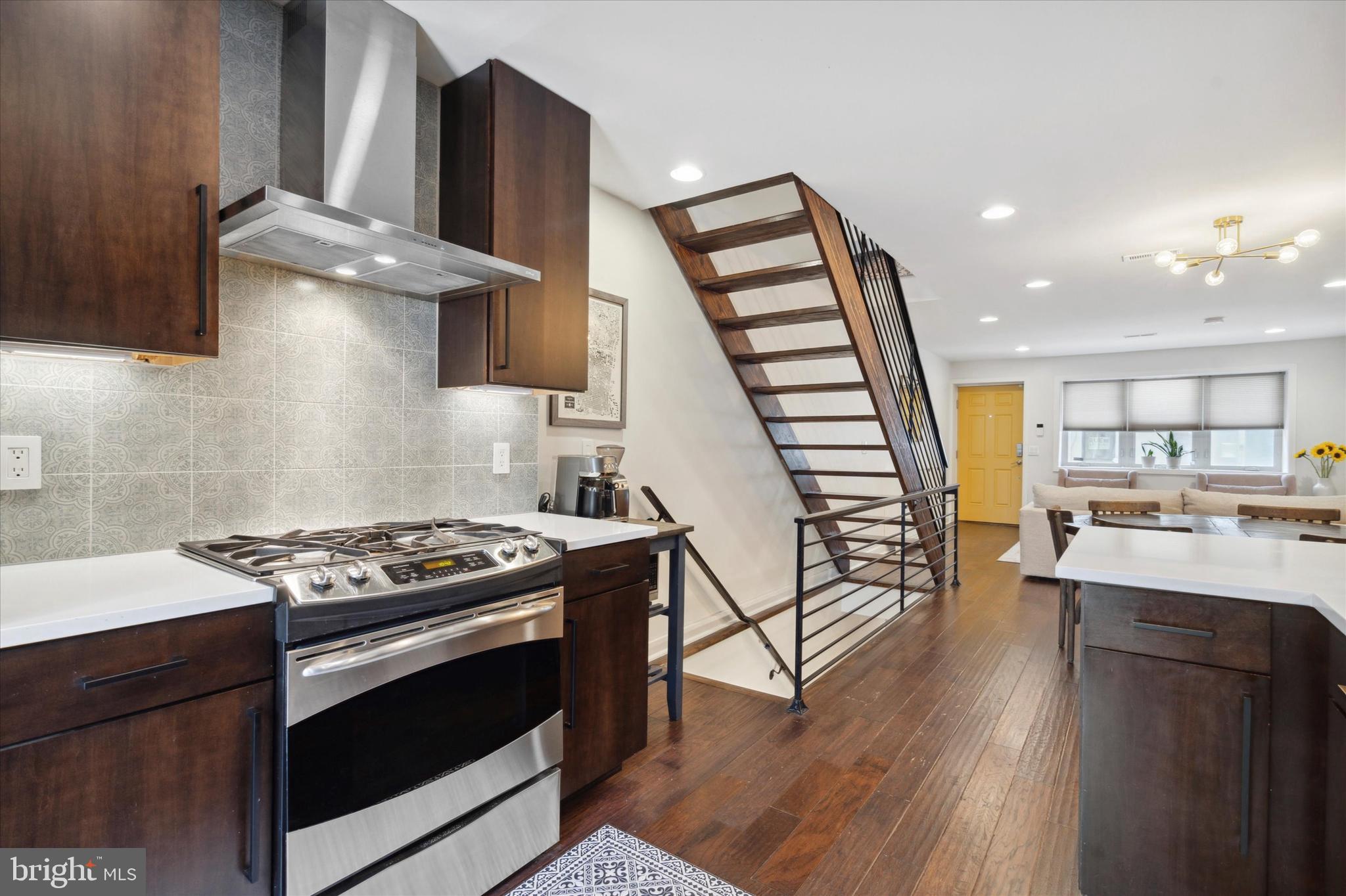 2031 Pemberton Street Philadelphia, PA 19146 - Photo 7 of 27