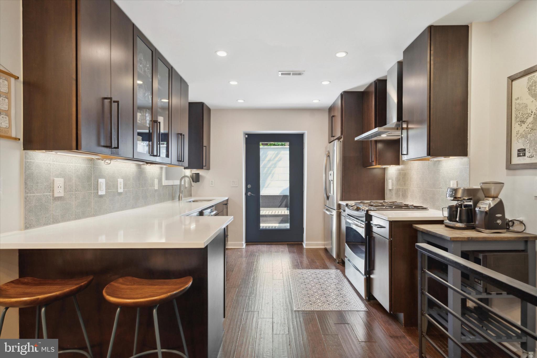 2031 Pemberton Street Philadelphia, PA 19146 - Photo 10 of 27