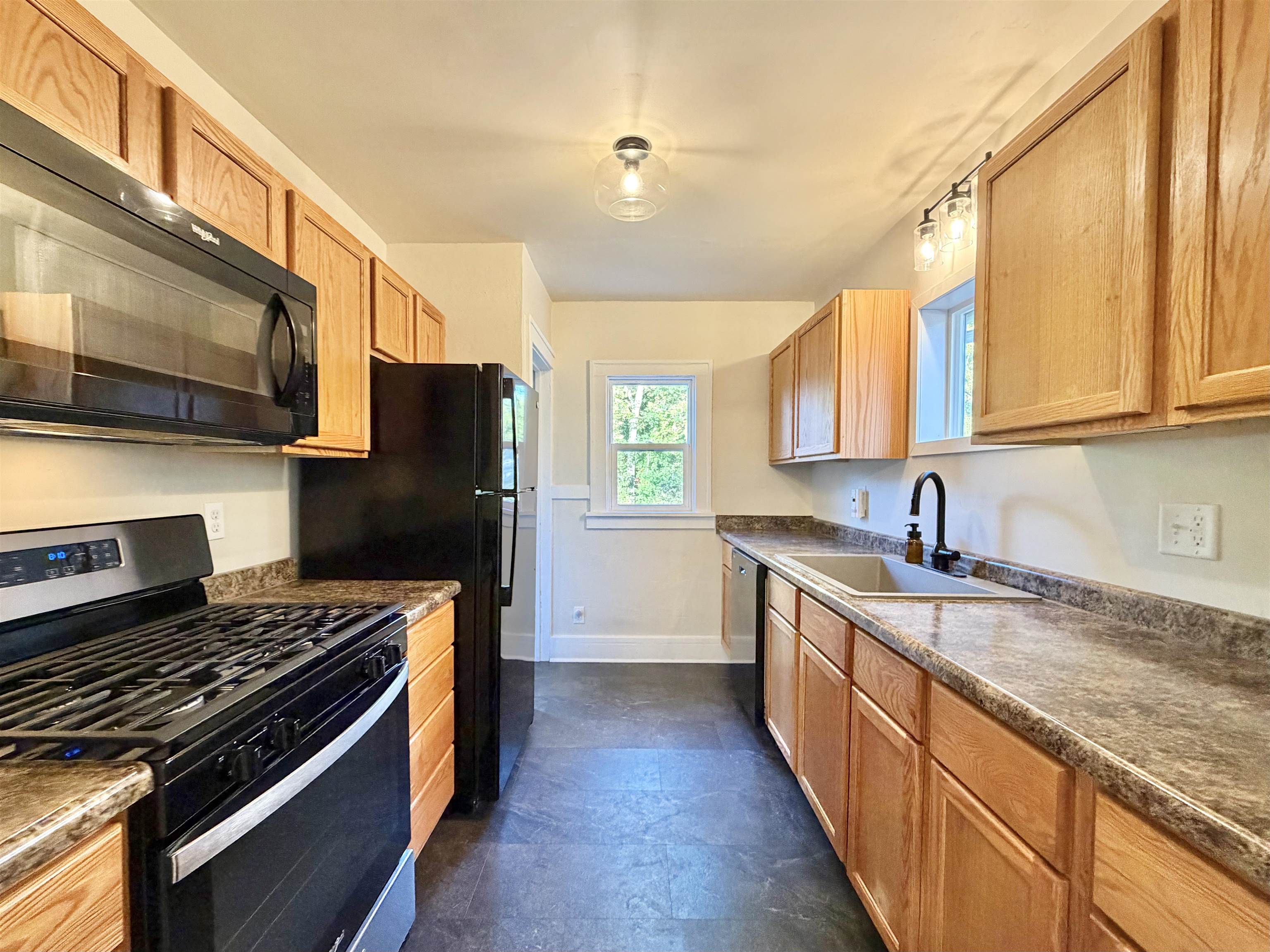 335 Ridgeland Avenue Beloit, WI 53511 - Photo 12 of 22 Gallery Image 12