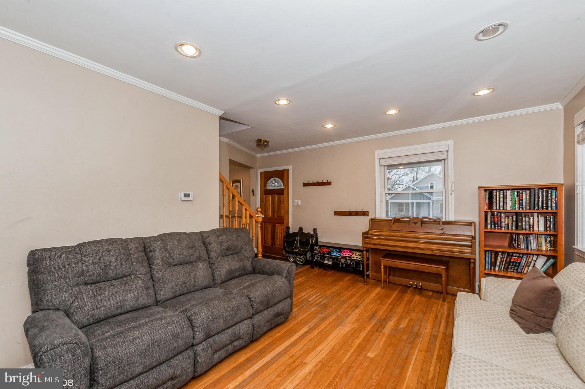 3308 Greenvale Road Baltimore, MD 21208 - Photo 3 of 30 Gallery Image 3