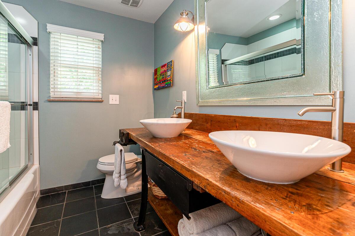 2561 Camden Road Columbus, OH 43221 - Photo 19 of 41 2561_Camden_Rd_32_of_44_-23