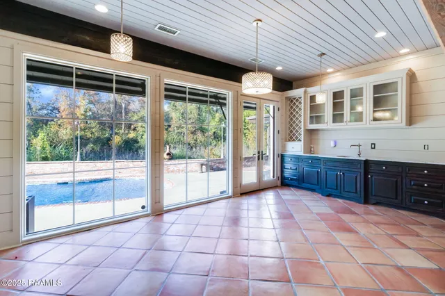 $565,000 | 220 Edgewood Avenue, Rayne, LA 70578