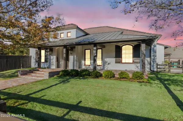 $575,000 | 220 Edgewood Avenue, Rayne, LA 70578