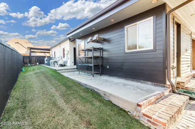 $565,000 | 220 Edgewood Avenue, Rayne, LA 70578