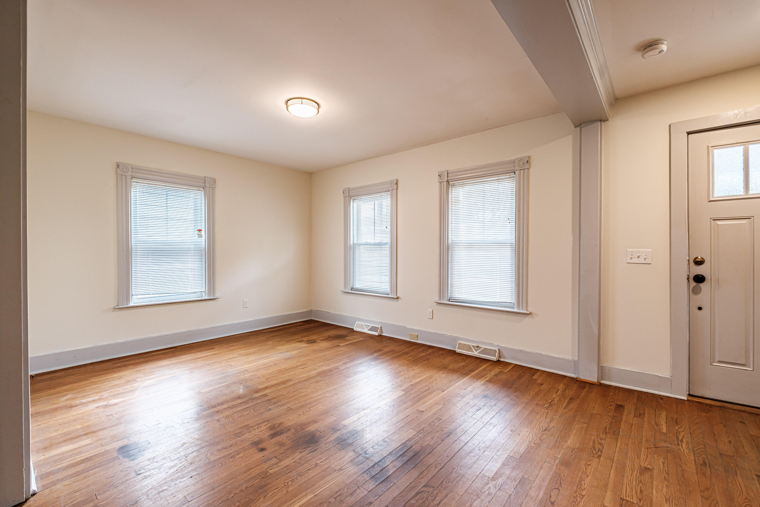 647 Middle Street Bath, ME 04530 - Photo 8 of 54 20260424gp-61009