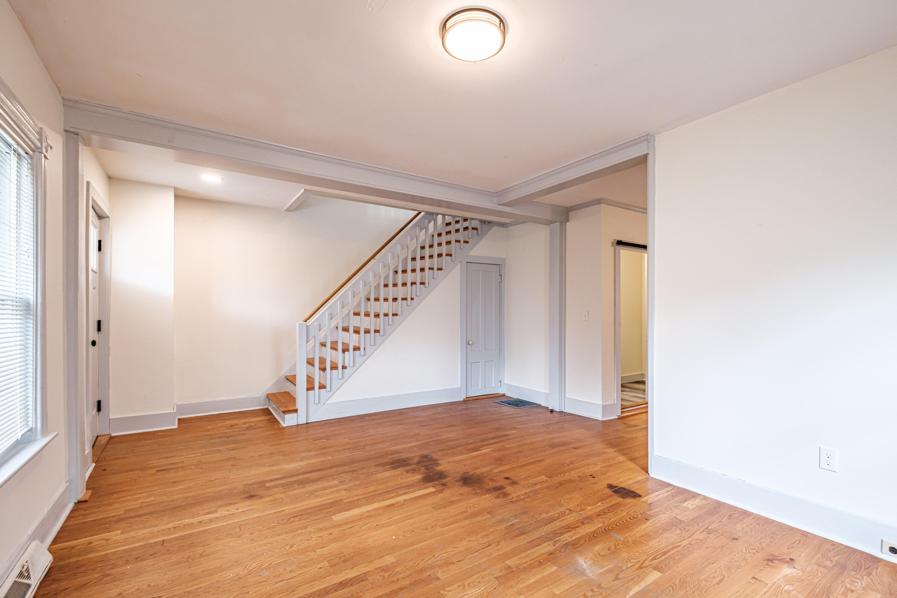 647 Middle Street Bath, ME 04530 - Photo 9 of 54 20260424gp-61010