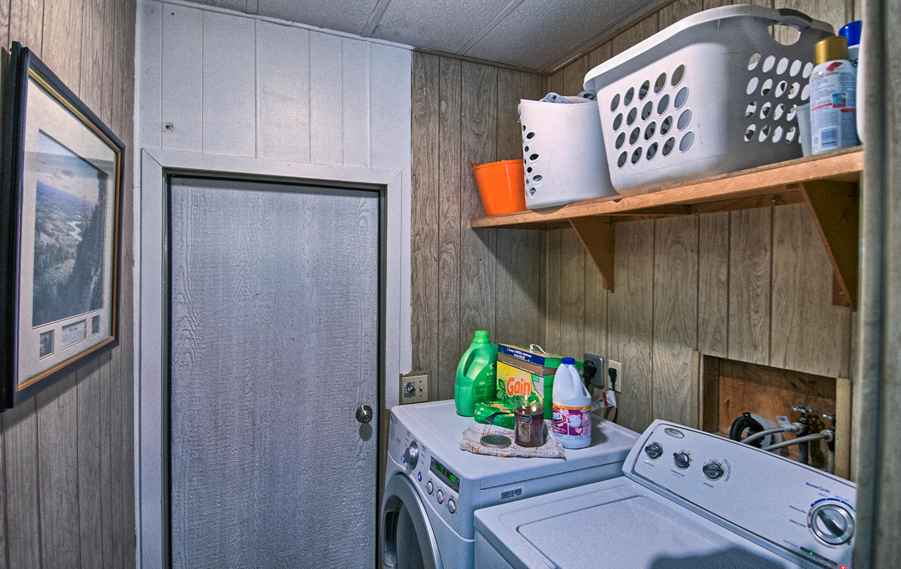 19397 Anna Road Anderson, CA 96007 - Photo 21 of 42 Laundry