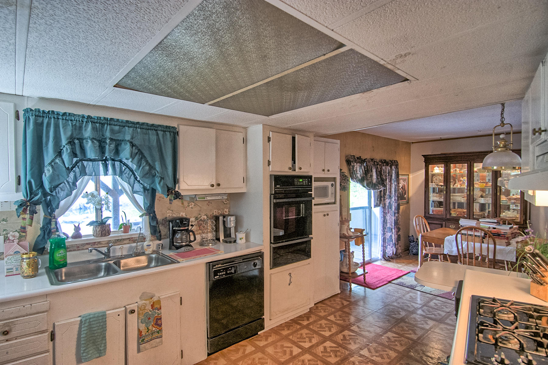 19397 Anna Road Anderson, CA 96007 - Photo 3 of 42 Kitchen