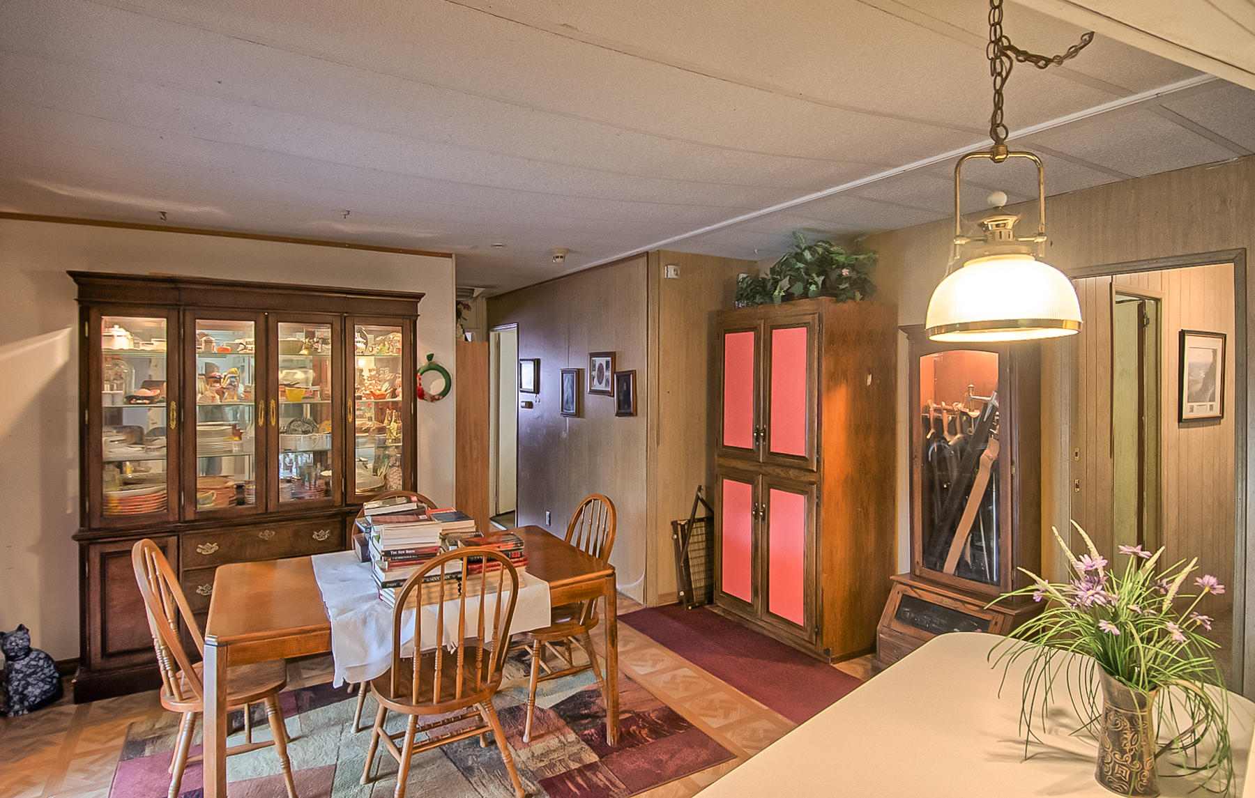 19397 Anna Road Anderson, CA 96007 - Photo 5 of 42 breakfast area 1