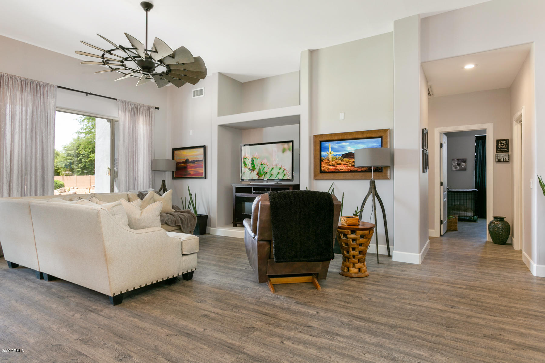 719 West Cloud Road Phoenix, AZ 85086 - Photo 13 of 60 719 W Cloud Rd