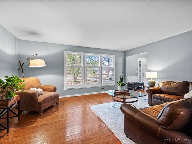 2040 Forest Ridge Road St. Charles, IL 60174 - Photo 8 of 33 a living room with furniture and a large window