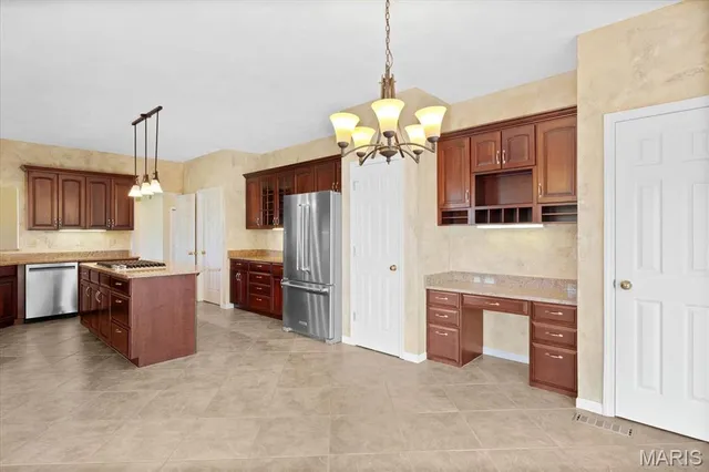 $598,800 | 1609 10th Fairway Drive, Belleville, IL 62220