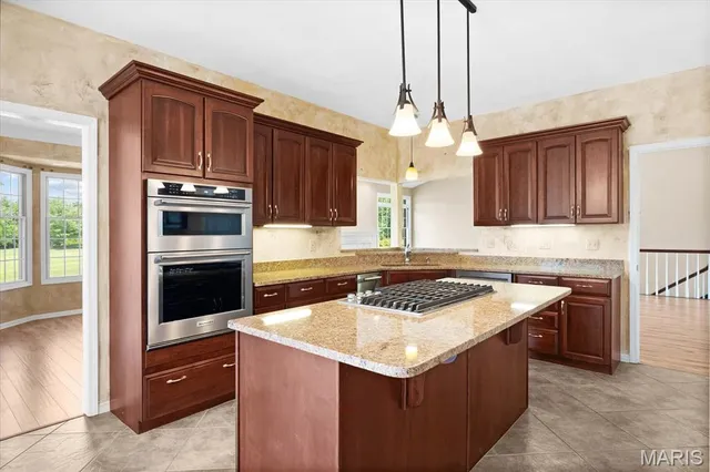 $598,800 | 1609 10th Fairway Drive, Belleville, IL 62220