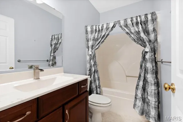 $598,800 | 1609 10th Fairway Drive, Belleville, IL 62220