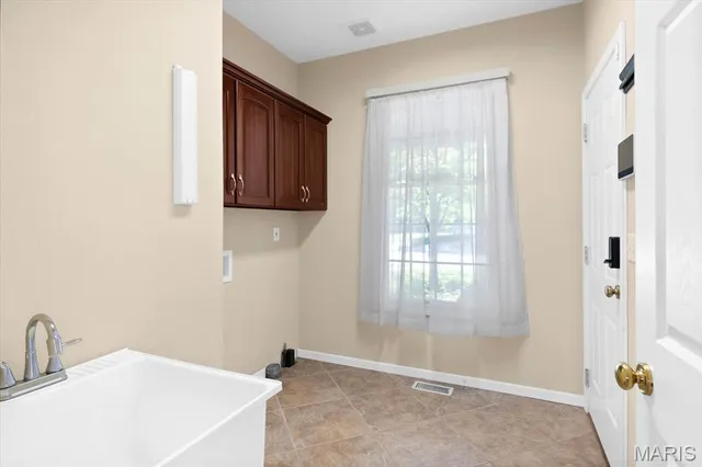 $598,800 | 1609 10th Fairway Drive, Belleville, IL 62220